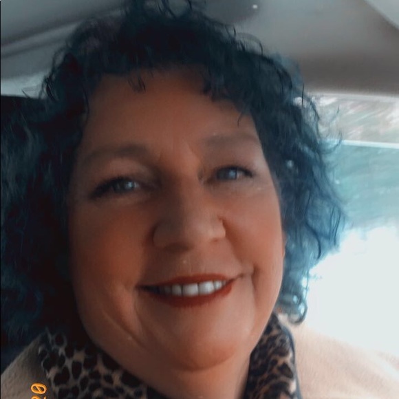 Meet your Posher, Nancy - Picture 3 of 3